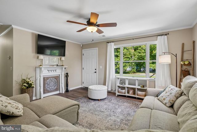 852 WHISPERING PINE CIR, Lusby, MD 20657
