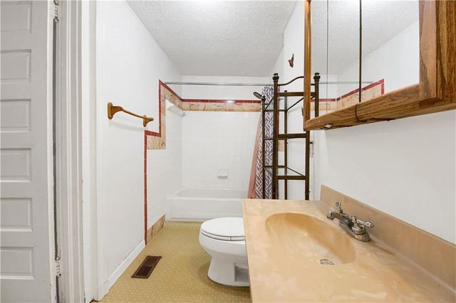 6950 Dodd Road, Riverdale, GA 30296