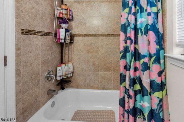 327 S Park St, Elizabeth City, NJ 07206