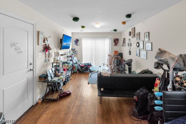 327 S Park St, Elizabeth City, NJ 07206