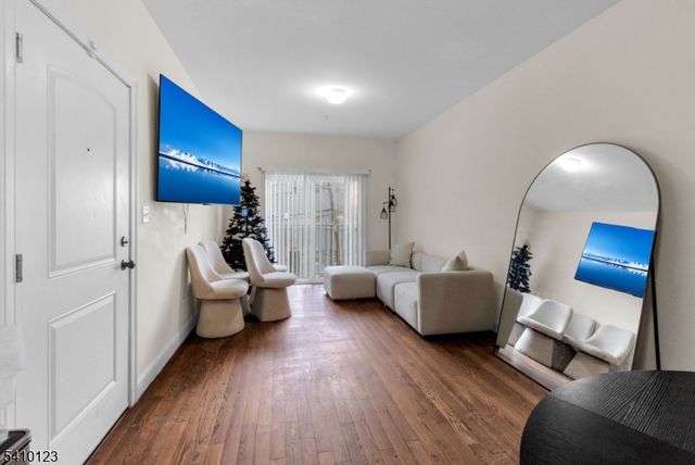 327 S Park St, Elizabeth City, NJ 07206