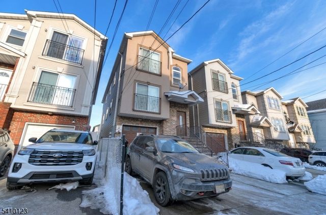 327 S Park St, Elizabeth City, NJ 07206