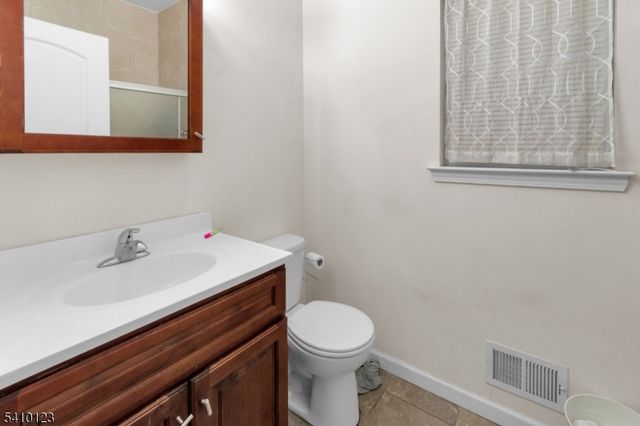 327 S Park St, Elizabeth City, NJ 07206