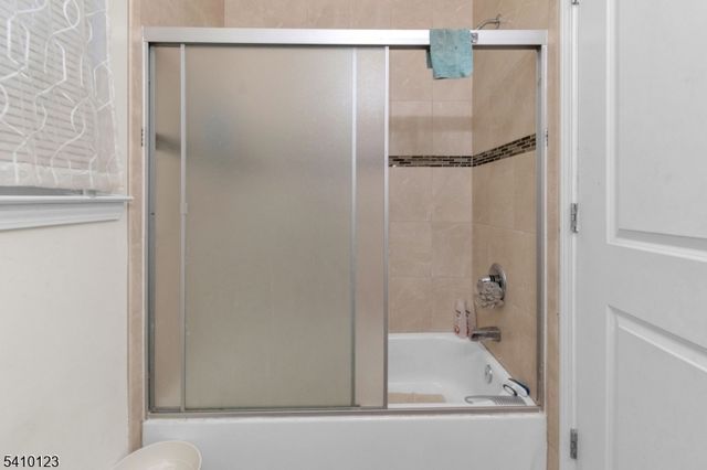 327 S Park St, Elizabeth City, NJ 07206