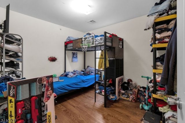 327 S Park St, Elizabeth City, NJ 07206