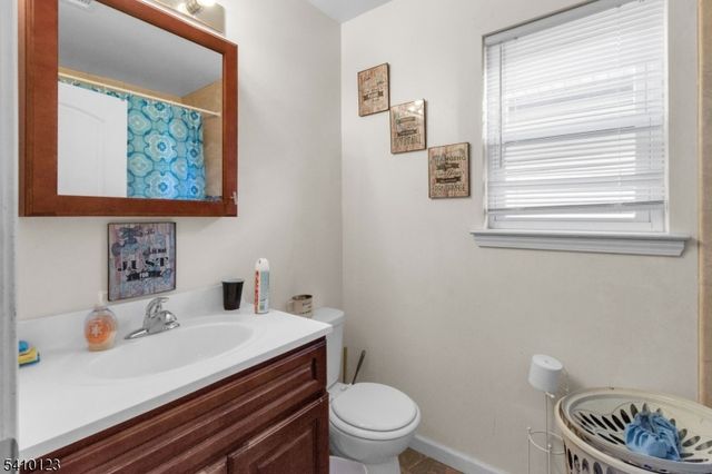 327 S Park St, Elizabeth City, NJ 07206