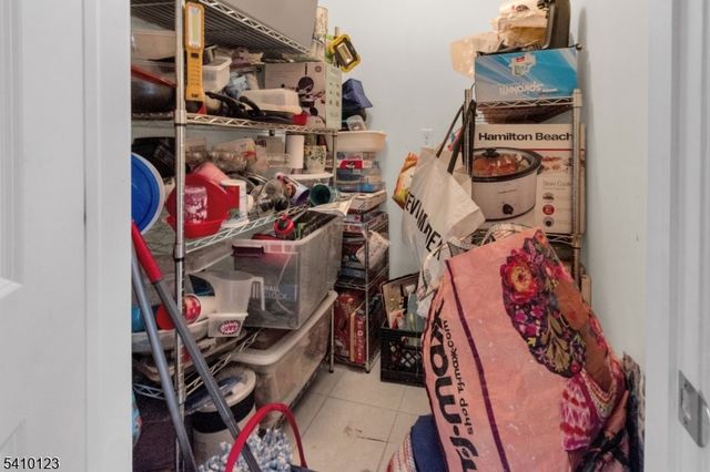 327 S Park St, Elizabeth City, NJ 07206