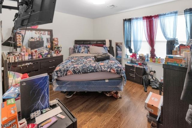 327 S Park St, Elizabeth City, NJ 07206