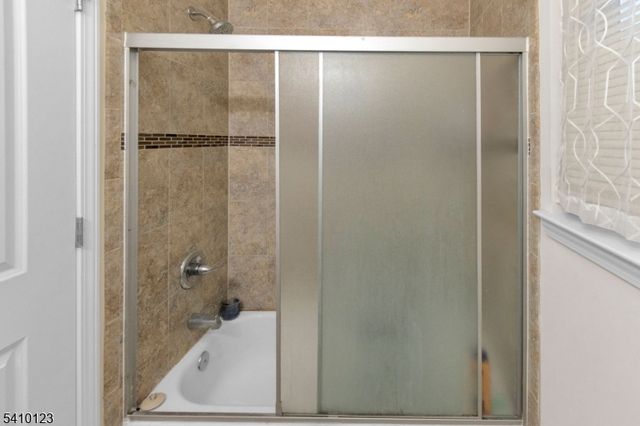 327 S Park St, Elizabeth City, NJ 07206