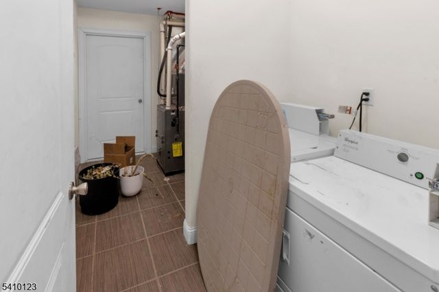 327 S Park St, Elizabeth City, NJ 07206