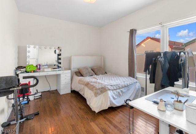 327 S Park St, Elizabeth City, NJ 07206