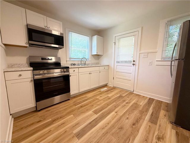 2604 Lyndhurst Avenue, Winston-salem, NC 27103