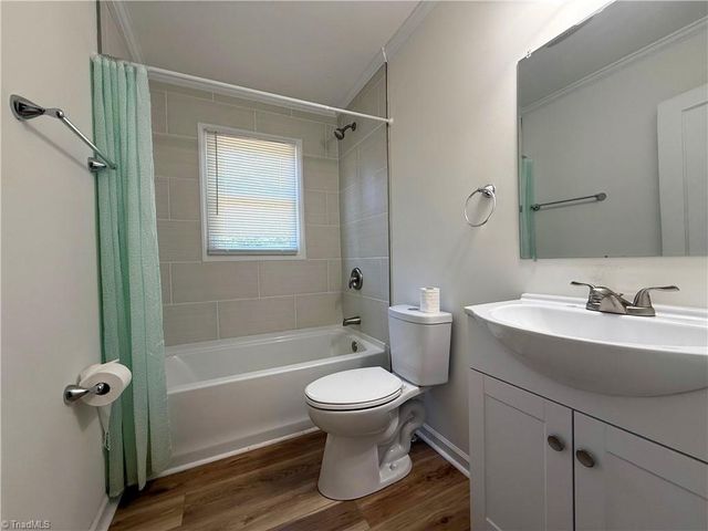 2604 Lyndhurst Avenue, Winston-salem, NC 27103