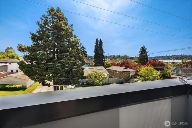 518 NW Bright Street, Seattle, WA 98107