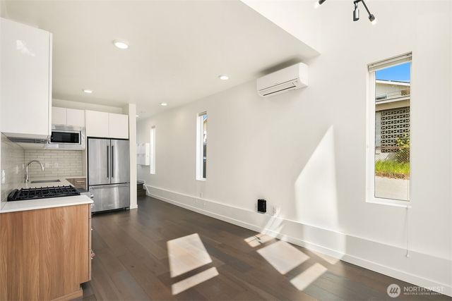 518 NW Bright Street, Seattle, WA 98107