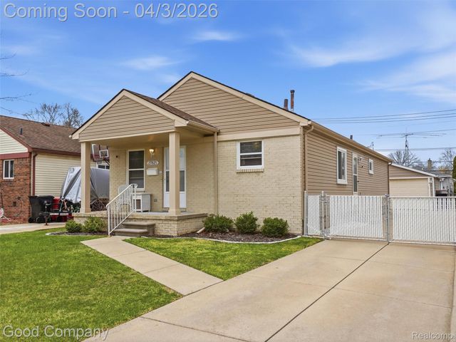 27825 Kaufman Street, Roseville, MI 48066