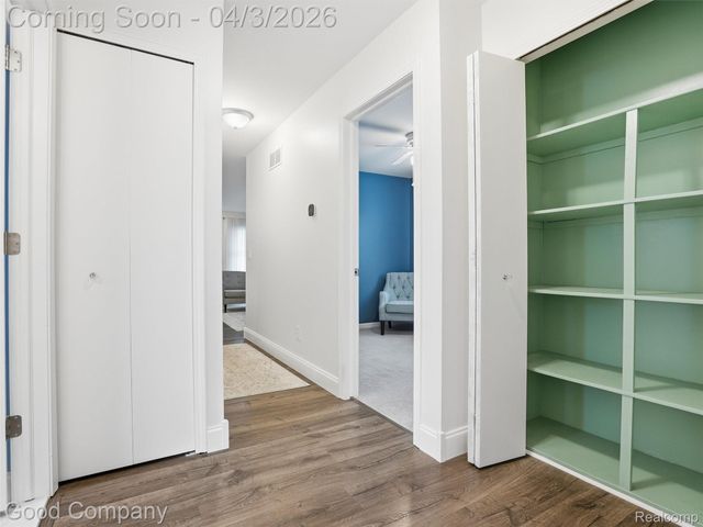 27825 Kaufman Street, Roseville, MI 48066