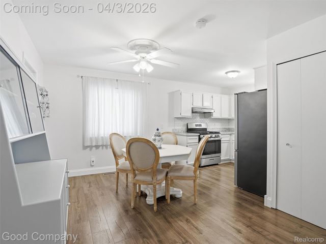 27825 Kaufman Street, Roseville, MI 48066