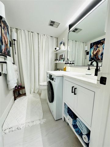1555 TARPON CENTER DRIVE 135, Venice, FL 34285