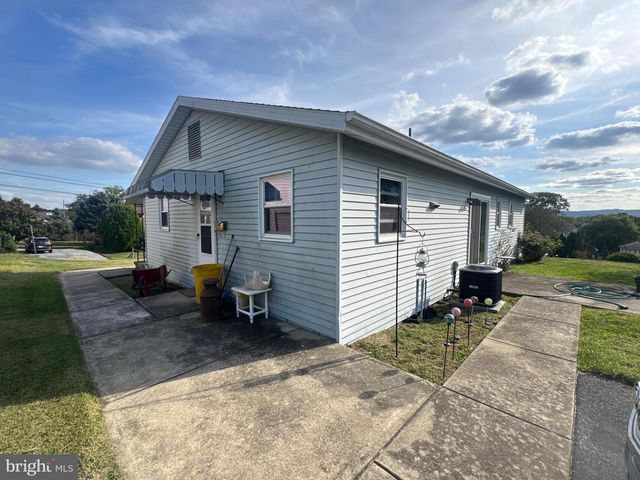 1009 MAIN ST, Harrisburg, PA 17113