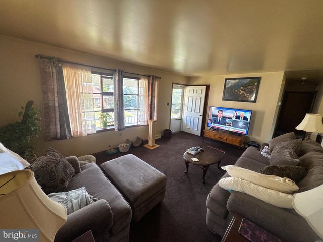 1009 MAIN ST, Harrisburg, PA 17113