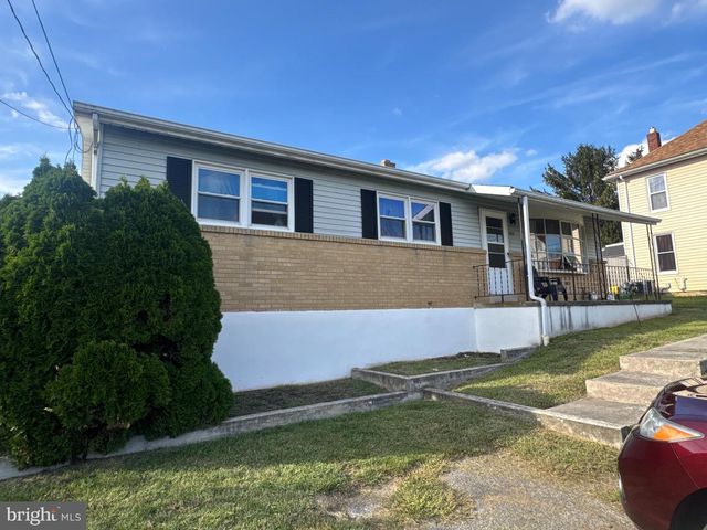 1009 MAIN ST, Harrisburg, PA 17113