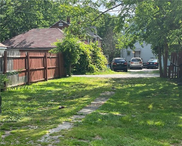2135 W 96th Street, Cleveland, OH 44102