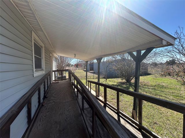 20406 Wilson RD B, Coupland, TX 78615