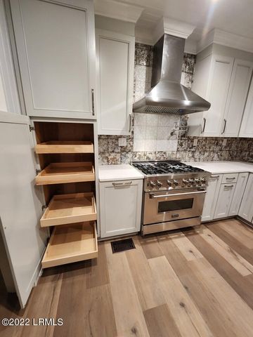 1503 Paris Avenue, Port Royal, SC 29935