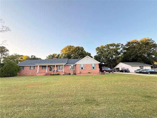 1014 Norristown Circle, Russellville, AR 72802