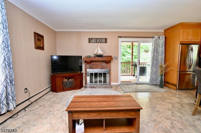 221 S Maryland Ave, Jefferson Twp., NJ 07849