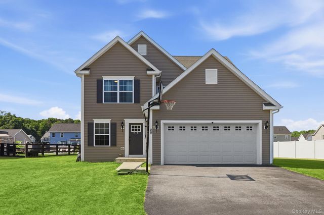 20 Stonewall Circle, Poughkeepsie, NY 12603