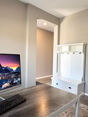 3413 N Oregon Trail Road NE, Rio Rancho, NM 87144