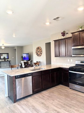 3413 N Oregon Trail Road NE, Rio Rancho, NM 87144