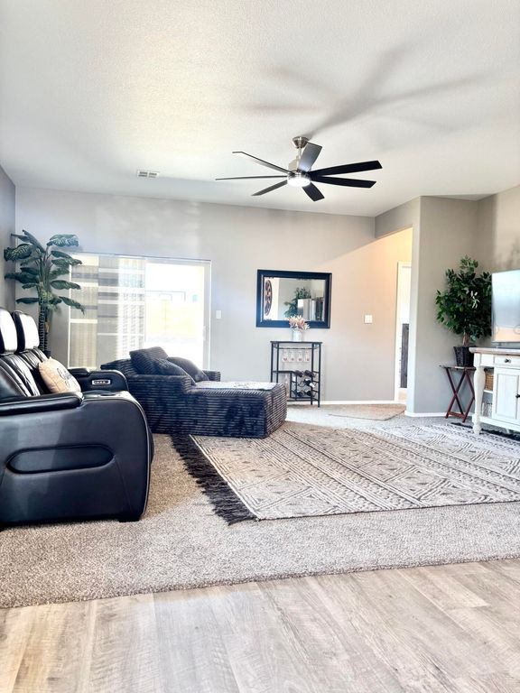 Image 12 of property listing at 3413 N Oregon Trail Road NE, Rio Rancho, NM 87144