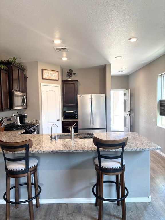 Image 16 of property listing at 3413 N Oregon Trail Road NE, Rio Rancho, NM 87144