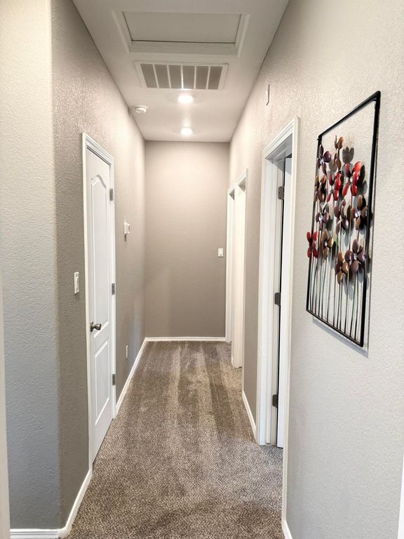 Image 21 of property listing at 3413 N Oregon Trail Road NE, Rio Rancho, NM 87144