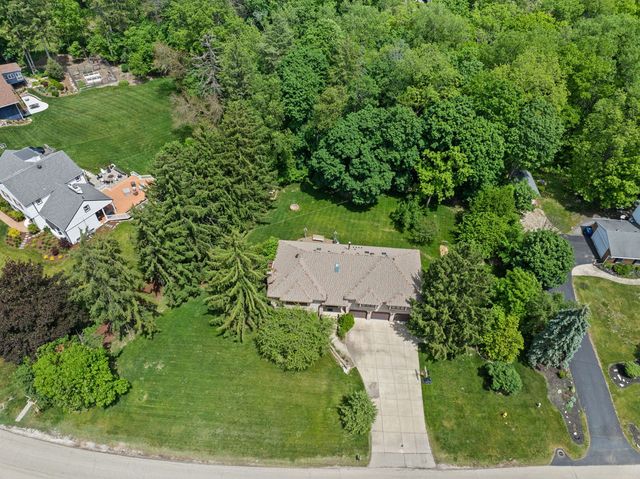 32675 N Forest Drive, Grayslake, IL 60030