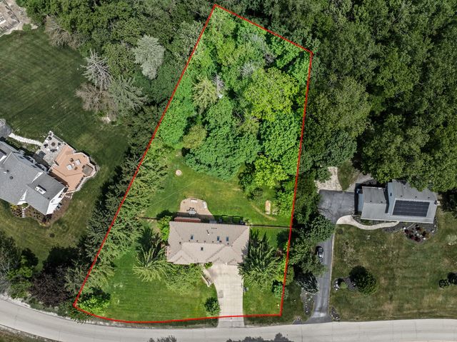 32675 N Forest Drive, Grayslake, IL 60030
