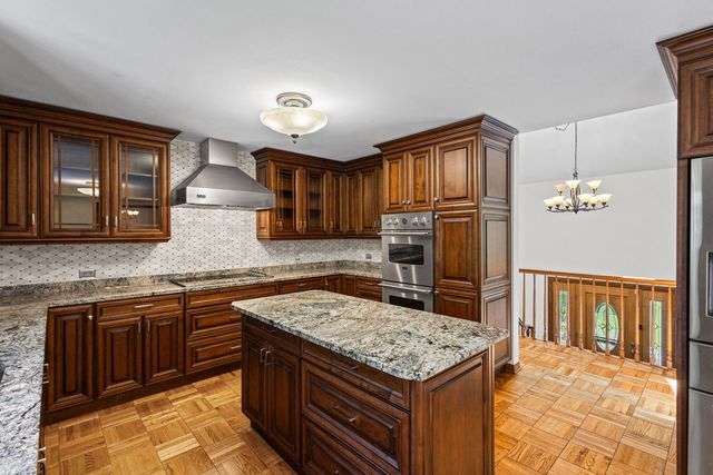 32675 N Forest Drive, Grayslake, IL 60030