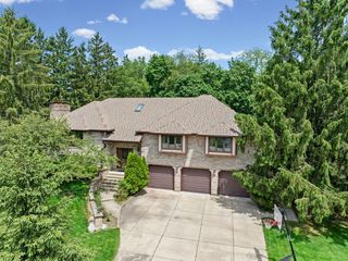 32675 N Forest Drive, Grayslake, IL 60030