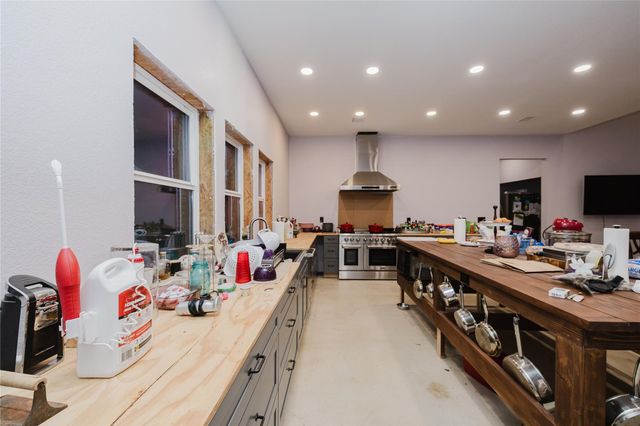 100 Rocky Hollow DR, Burnet, TX 78611