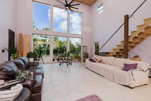 100 Rocky Hollow DR, Burnet, TX 78611