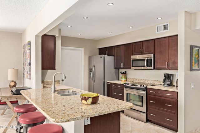 10511 W EDGEWOOD Drive, Sun City, AZ 85351