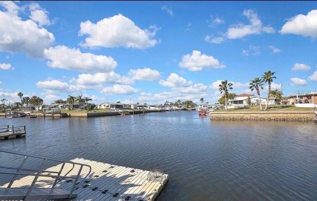 12527 1ST ISLE, Hudson, FL 34667