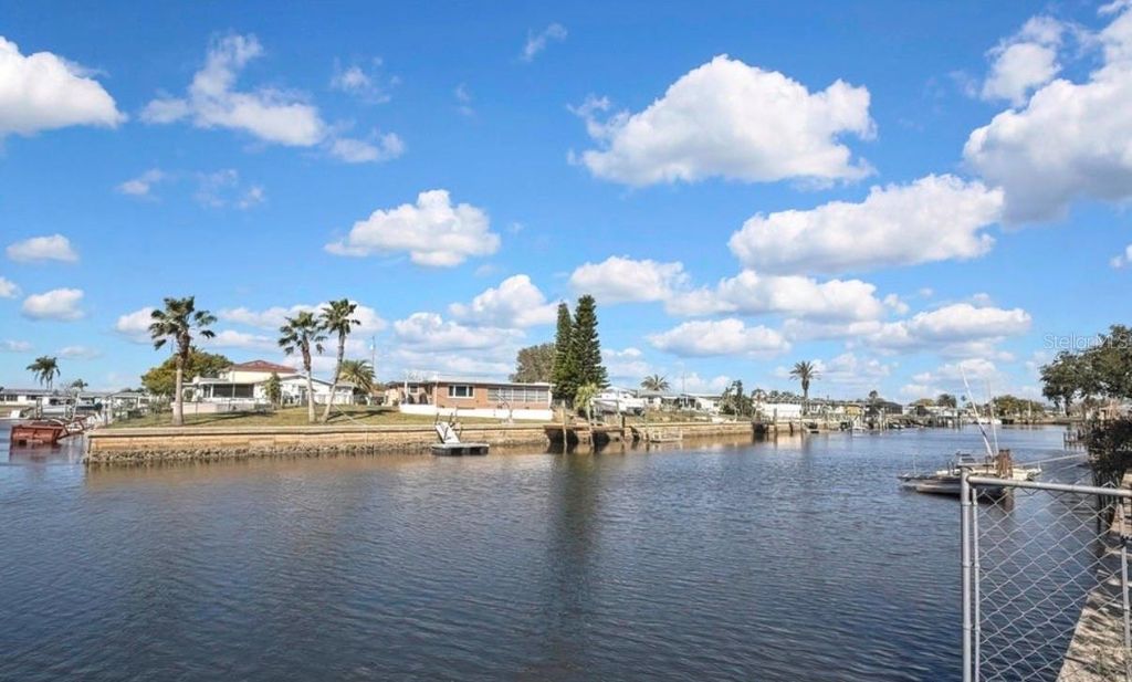 12527 1ST ISLE, Hudson, FL 34667