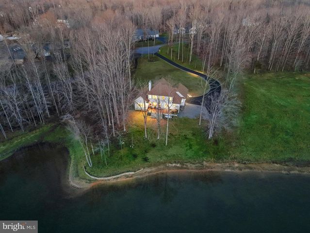 225 RAVEN RD, Bumpass, VA 23024