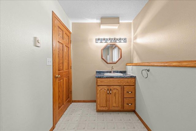 1041 River Drive, River Falls, WI 54022