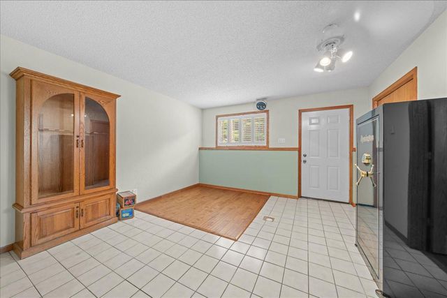 1041 River Drive, River Falls, WI 54022