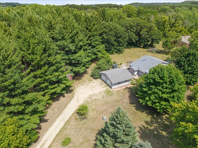 1041 River Drive, River Falls, WI 54022